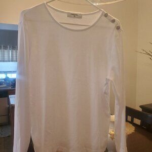 CHANEL white tee w/white & silver logo buttons – Large